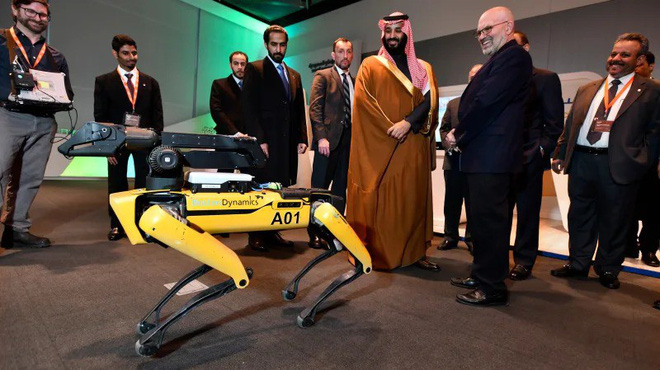 Ch&oacute; robot của Boston Dynamics đ&atilde; mở b&aacute;n: C&oacute; thể tự đứng dậy nếu bị ng&atilde;, mỗi tội gi&aacute; đắt ngang một chiếc xe hơi - Ảnh 2.