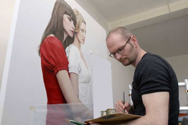 Hình ảnh 2 cô gái chơi đùa trên biển trông rất đỗi bình thường nhưng ẩn sau đó là một bí mật gây choáng váng cho bất kỳ ai - Ảnh 9. Hình ảnh 2 cô gái chơi đùa trên biển trông rất đỗi bình thường nhưng ẩn sau đó là một bí mật gây choáng váng cho bất kỳ ai - Ảnh 9.