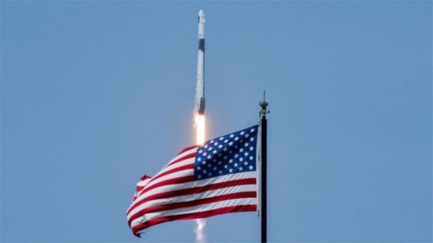 Những tham vọng lạ l&ugrave;ng của tỷ ph&uacute; Elon Musk: Người đưa cuộc đua vũ trụ trở lại - Ảnh 2.