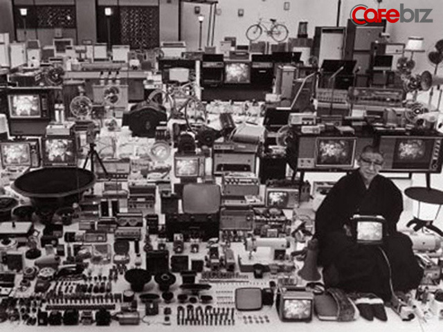 Đường l&agrave;m tỷ ph&uacute; gian nan của nh&agrave; s&aacute;ng lập Panasonic: 9 tuổi bỏ học, trải qua dồn dập b&atilde;o biến động thị trường, c&ugrave;ng triết l&yacute; th&acirc;m s&acirc;u Thế giới sẽ kh&ocirc;ng nợ người cố gắng - Ảnh 4.