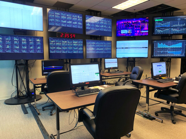 Ngược dòng sinh lời giữa khủng hoảng kinh tế, một AI đang tự dạy mình cách đánh bại cả thị trường chứng khoán - Ảnh 1. Ngược dòng sinh lời giữa khủng hoảng kinh tế, một AI đang tự dạy mình cách đánh bại cả thị trường chứng khoán - Ảnh 1.