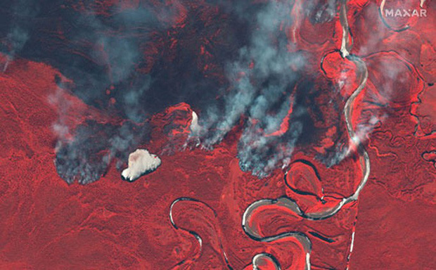 Siberia đỏ lửa v&agrave; cảnh b&aacute;o từ Bắc Cực - Ảnh 1.