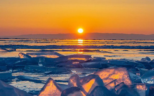 Cuộc sống nơi lạnh nhất thế giới bị đe dọa: Nắng n&oacute;ng kỷ lục khiến băng vĩnh cửu tan, người d&acirc;n phải đối mặt với sự đảo lộn mất kiểm so&aacute;t  - Ảnh 1.