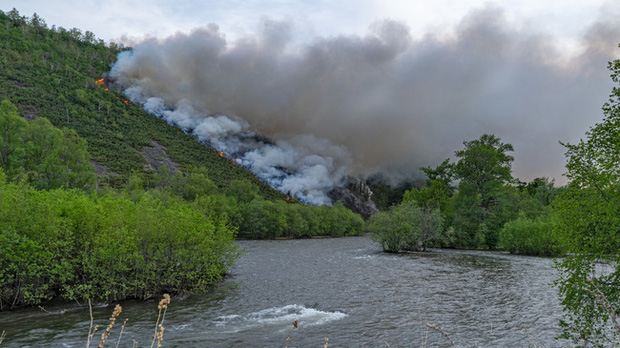 Cuộc sống nơi lạnh nhất thế giới bị đe dọa: Nắng n&oacute;ng kỷ lục khiến băng vĩnh cửu tan, người d&acirc;n phải đối mặt với sự đảo lộn mất kiểm so&aacute;t  - Ảnh 5.