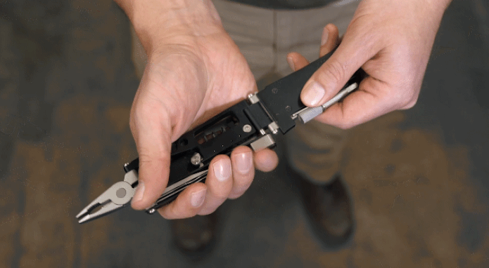 Suốt ng&agrave;y phải sửa xe cho vợ, &ocirc;ng chồng đảm đang ph&aacute;t minh ra c&ocirc;ng cụ đa năng si&ecirc;u tiện lợi - Ảnh 2.