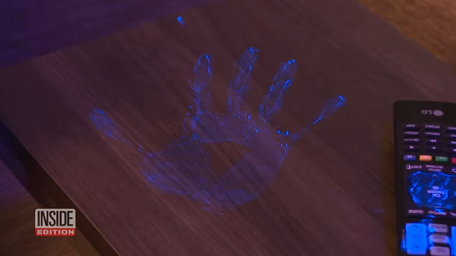  Th&iacute; nghiệm đơn giản chứng minh c&aacute;c kh&aacute;ch sạn cao cấp h&oacute;a ra kh&ocirc;ng sạch như bạn nghĩ - Ảnh 7.