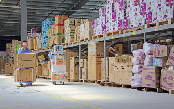 Tiki, Sendo sáp nhập: Đuối sức, 2 gã nhà nghèo hợp nhất với hy vọng cuối cùng đấu lại nhà giàu Shopee, Lazada? - Ảnh 1. Tiki, Sendo sáp nhập: Đuối sức, 2 gã nhà nghèo hợp nhất với hy vọng cuối cùng đấu lại nhà giàu Shopee, Lazada? - Ảnh 1.