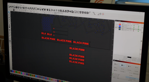 Qu&aacute; m&ecirc; BLACKPINK, anh ch&agrave;ng YouTuber tự tạo b&agrave;n ph&iacute;m cơ với phong c&aacute;ch Hắc Hường v&ocirc; c&ugrave;ng bắt mắt - Ảnh 5.