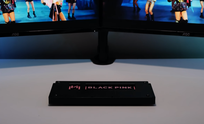 Qu&aacute; m&ecirc; BLACKPINK, anh ch&agrave;ng YouTuber tự tạo b&agrave;n ph&iacute;m cơ với phong c&aacute;ch Hắc Hường v&ocirc; c&ugrave;ng bắt mắt - Ảnh 24.