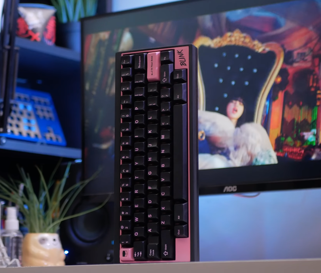 Qu&aacute; m&ecirc; BLACKPINK, anh ch&agrave;ng YouTuber tự tạo b&agrave;n ph&iacute;m cơ với phong c&aacute;ch Hắc Hường v&ocirc; c&ugrave;ng bắt mắt - Ảnh 27.