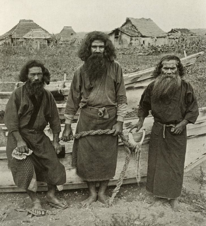 Kh&ocirc;ng phải Amazon, chẳng ai ngờ bộ lạc b&iacute; ẩn nhất thế giới lại đang sinh sống tại... Nhật Bản, thậm ch&iacute; c&ograve;n l&agrave; nguy&ecirc;n nh&acirc;n ra đời của Samurai - Ảnh 1.