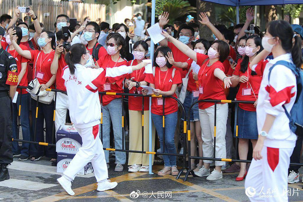 Độ kh&oacute; của đề thi đại học Trung Quốc m&ocirc;n Văn 2020: Lắt l&eacute;o bậc nhất thế giới, đọc hết đề chưa chắc hiểu nội dung  - Ảnh 4.