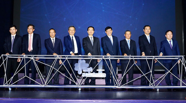 Bộ trưởng Nguyễn Mạnh H&ugrave;ng: T&igrave;m kiếm giải ph&aacute;p chuyển đổi số quốc gia để thay đổi thứ hạng Việt Nam - Ảnh 2.