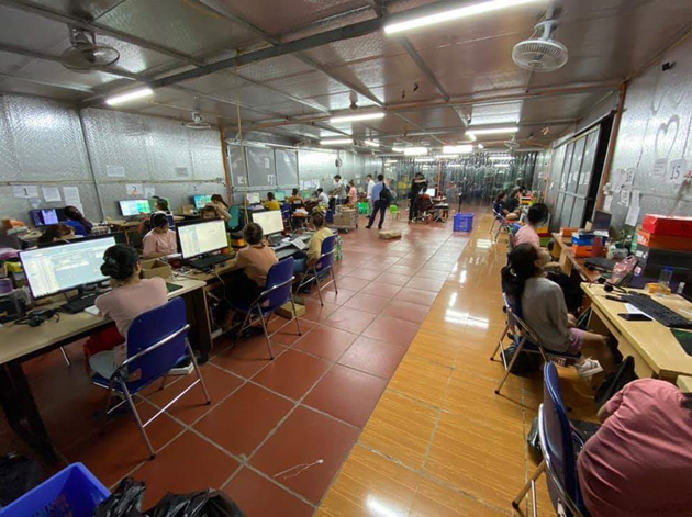 Cận cảnh kho h&agrave;ng lậu rộng hơn 10.000m2 chuy&ecirc;n livestream b&aacute;n h&agrave;ng tr&ecirc;n Facebook - Ảnh 5.