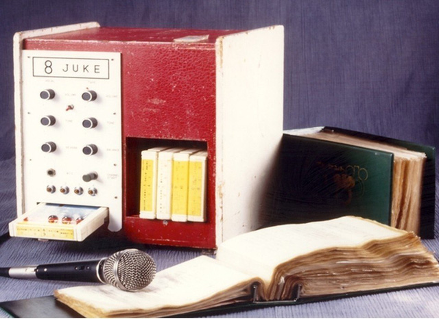 Chuyện đời thăng trầm như phim của cha đẻ máy hát Karaoke: Có lúc giàu sang nhưng trầm cảm, mất tiền khủng bản quyền song bất ngờ sánh ngang các huyền thoại thế kỷ 20 - Ảnh 5. Chuyện đời thăng trầm như phim của cha đẻ máy hát Karaoke: Có lúc giàu sang nhưng trầm cảm, mất tiền khủng bản quyền song bất ngờ sánh ngang các huyền thoại thế kỷ 20 - Ảnh 5.