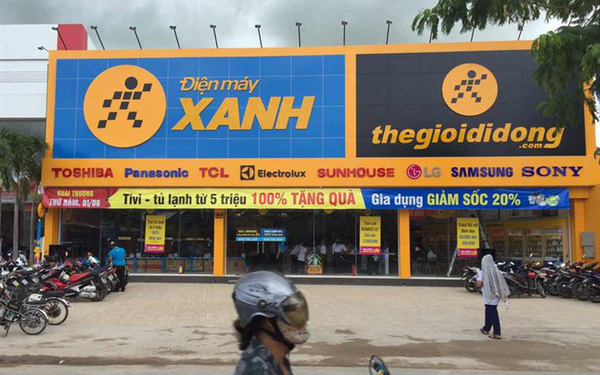Doanh thu Thế Giới Di Động giảm 17% trong tháng 7/2020, đã có 30 cửa hàng phải đóng cửa do đợt bùng phát dịch Covid-19 mới - Ảnh 1. Doanh thu Thế Giới Di Động giảm 17% trong tháng 7/2020, đã có 30 cửa hàng phải đóng cửa do đợt bùng phát dịch Covid-19 mới - Ảnh 1.