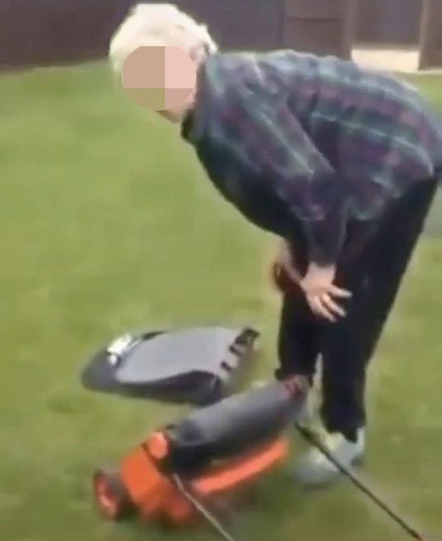 10 ph&uacute;t lướt TikTok, một thế giới kinh ho&agrave;ng hiện ra: Bạo lực, t&igrave;nh dục v&agrave; những nội dung xấu đội lốt video v&ocirc; hại - Ảnh 3.