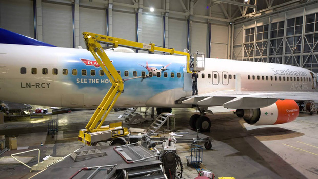 Những l&yacute; do n&agrave;o khiến việc sơn một chiếc m&aacute;y bay cũng c&oacute; thể tốn đến 7 tỉ đồng v&agrave; mất nửa th&aacute;ng mới ho&agrave;n th&agrave;nh xong được? - Ảnh 4.