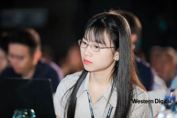  Những &ldquo;thi&ecirc;n t&agrave;i Huawei&rdquo;: Kh&ocirc;ng th&ocirc;ng minh bẩm sinh, từng thất bại v&agrave; giờ c&oacute; mức lương l&ecirc;n đến hơn 6 tỉ đồng/năm nhờ c&aacute;ch gi&aacute;o dục của gia đ&igrave;nh  - Ảnh 4.