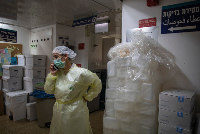 Tiên phong: Israel có cách xét nghiệm SARS-CoV-2 gộp mẫu mới, hiệu quả gấp 8 lần cách thông thường - Ảnh 1. Tiên phong: Israel có cách xét nghiệm SARS-CoV-2 gộp mẫu mới, hiệu quả gấp 8 lần cách thông thường - Ảnh 1.