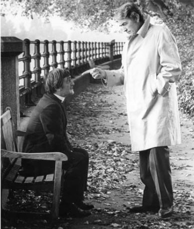 Những câu chuyện bí ẩn đằng sau bộ phim kinh dị The Omen - Ảnh 3. Những câu chuyện bí ẩn đằng sau bộ phim kinh dị The Omen - Ảnh 3.