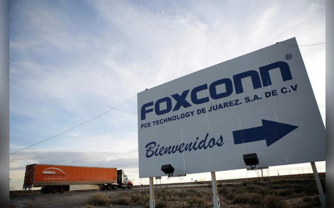  Reuters: Foxconn v&agrave; nhiều c&ocirc;ng ty ch&acirc;u &Aacute; t&iacute;nh chuyện dịch chuyển sang Mexico v&igrave; rủi ro ở Trung Quốc ng&agrave;y c&agrave;ng lớn  - Ảnh 1.