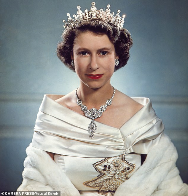  Cuộc sống kỳ lạ của quốc vương gi&agrave;u nhất lịch sử: Sở hữu khối t&agrave;i sản đủ nu&ocirc;i cả thế giới nhưng mỗi tuần chỉ ti&ecirc;u 30 ngh&igrave;n đồng  - Ảnh 4.