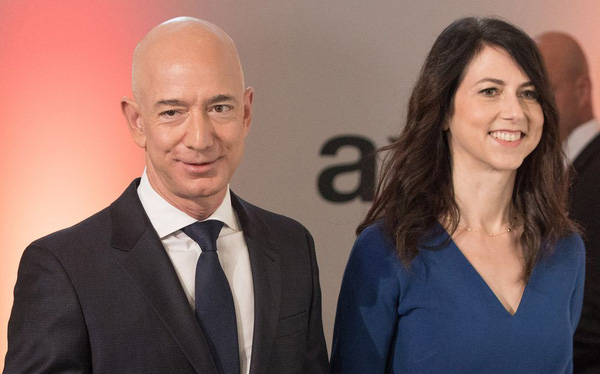  T&agrave;i sản Elon Musk lần đầu vượt 100 tỷ USD, Jeff Bezos vượt 200 tỷ USD  - Ảnh 1.