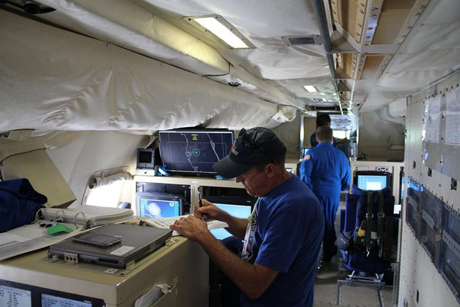  Gặp gỡ Thợ săn B&atilde;o - Những chiếc m&aacute;y bay liều mạng nhất nước Mỹ - Ảnh 7.