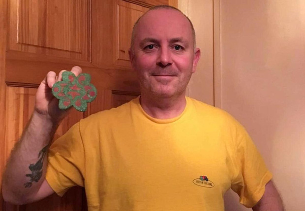 Đào được mảnh kim loại hình bông hoa, người đàn ông không ngờ mình đã trúng số độc đắc, nhẹ nhàng đút túi 30 tỷ đồng - Ảnh 1. Đào được mảnh kim loại hình bông hoa, người đàn ông không ngờ mình đã trúng số độc đắc, nhẹ nhàng đút túi 30 tỷ đồng - Ảnh 1.