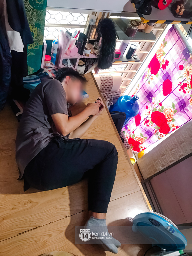 Khám phá phòng trọ hộp diêm giữa lòng Hà Nội: Chỉ rộng 3m2, tiện ích thiếu thốn nhưng giá cả liệu có rẻ? - Ảnh 16. Khám phá phòng trọ hộp diêm giữa lòng Hà Nội: Chỉ rộng 3m2, tiện ích thiếu thốn nhưng giá cả liệu có rẻ? - Ảnh 16.