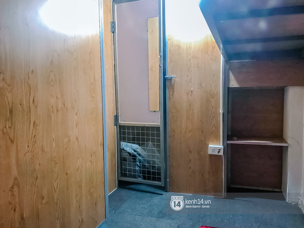 Khám phá phòng trọ hộp diêm giữa lòng Hà Nội: Chỉ rộng 3m2, tiện ích thiếu thốn nhưng giá cả liệu có rẻ? - Ảnh 18. Khám phá phòng trọ hộp diêm giữa lòng Hà Nội: Chỉ rộng 3m2, tiện ích thiếu thốn nhưng giá cả liệu có rẻ? - Ảnh 18.