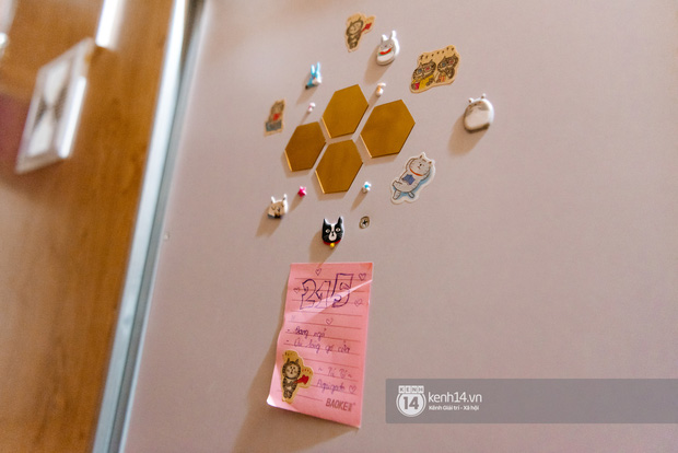 Khám phá phòng trọ hộp diêm giữa lòng Hà Nội: Chỉ rộng 3m2, tiện ích thiếu thốn nhưng giá cả liệu có rẻ? - Ảnh 25. Khám phá phòng trọ hộp diêm giữa lòng Hà Nội: Chỉ rộng 3m2, tiện ích thiếu thốn nhưng giá cả liệu có rẻ? - Ảnh 25.