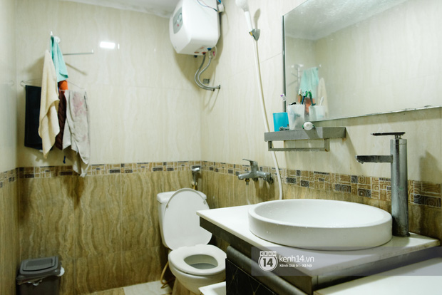 Khám phá phòng trọ hộp diêm giữa lòng Hà Nội: Chỉ rộng 3m2, tiện ích thiếu thốn nhưng giá cả liệu có rẻ? - Ảnh 11. Khám phá phòng trọ hộp diêm giữa lòng Hà Nội: Chỉ rộng 3m2, tiện ích thiếu thốn nhưng giá cả liệu có rẻ? - Ảnh 11.