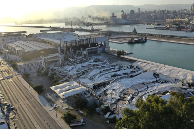 Vụ nổ cực lớn ở Li-băng: Nga c&ocirc;ng bố ảnh vệ tinh g&acirc;y sốc - Ảnh 10.