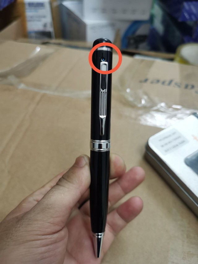 H&agrave; Nội: Ph&aacute;t hiện lượng lớn thiết bị ngụy trang hỗ trợ gian lận thi cử, đ&atilde; ti&ecirc;u thụ về rất nhiều địa phương  - Ảnh 1.