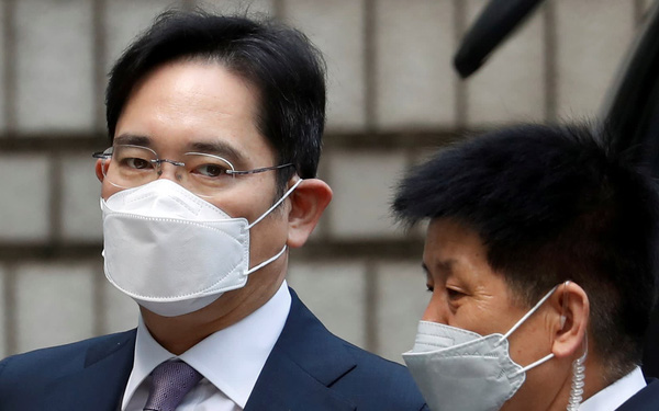 Tai họa tiếp tục ập đến với tập đo&agrave;n Samsung: Th&aacute;i tử Lee bị c&aacute;o buộc th&ecirc;m tội thao t&uacute;ng chứng kho&aacute;n, 2 phi&ecirc;n t&ograve;a đang chờ x&eacute;t xử - Ảnh 1.