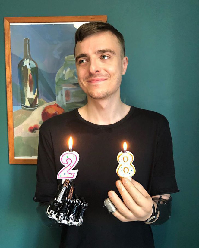 Tôi là một cyborg: Câu chuyện về chàng trai đánh mất cả hai bàn tay và cách anh biến cuộc đời mình trở nên cực kỳ có ý nghĩa - Ảnh 9. Tôi là một cyborg: Câu chuyện về chàng trai đánh mất cả hai bàn tay và cách anh biến cuộc đời mình trở nên cực kỳ có ý nghĩa - Ảnh 9.