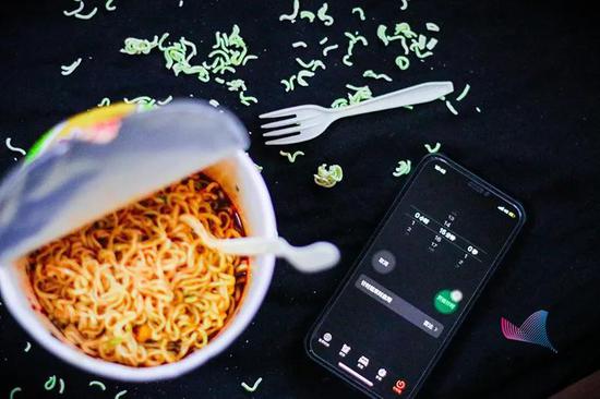 Tại sao lu&ocirc;n phải ủ m&igrave; ăn liền trong 3 ph&uacute;t? C&ugrave;ng đi t&igrave;m lời giải cho c&aacute;c tin đồn thực hư xung quanh m&oacute;n ăn th&uacute; vị bậc nhất thế giới n&agrave;y - Ảnh 1.