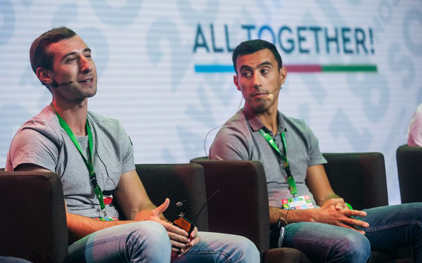  Rủ em trai đang học cấp 3 l&agrave;m game b&aacute;n kiếm tiền, hơn 10 năm sau cả 2 c&ugrave;ng sở hữu đế chế game tỷ USD, lớn thứ 2 thế giới  - Ảnh 1.