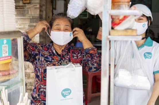  Đằng sau những khuyến mại giảm gi&aacute; 30%, ho&agrave;n tiền 10% của c&aacute;c v&iacute; điện tử như Momo, Moca, VNPay...: Cuộc chiến đốt tiền kh&ocirc; m&aacute;u chưa biết khi n&agrave;o v&agrave; ai l&agrave; người chiến thắng!  - Ảnh 5.