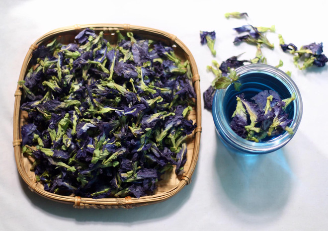  Từ Israel, vợ chồng 9x về qu&ecirc; l&agrave;m n&ocirc;ng nghiệp kh&ocirc;ng h&oacute;a chất: Biến đất cứng như đ&aacute; th&agrave;nh vườn dược liệu xanh mướt, sống rất hạnh ph&uacute;c!  - Ảnh 6.