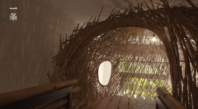  Lạ l&ugrave;ng căn nh&agrave; kh&ocirc;ng giường, kh&ocirc;ng ghế nhưng x&acirc;y cầu, &ldquo;tổ chim&rdquo; b&ecirc;n trong, tất cả đều bằng gỗ  - Ảnh 8.