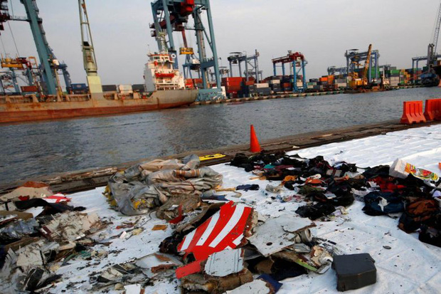 7 sự thật về hộp đen - Vật dụng tối quan trọng để biết chuyện gì đã xảy ra với chiếc máy bay Boeing 737 vừa rơi thảm khốc tại Indonesia - Ảnh 1. 7 sự thật về hộp đen - Vật dụng tối quan trọng để biết chuyện gì đã xảy ra với chiếc máy bay Boeing 737 vừa rơi thảm khốc tại Indonesia - Ảnh 1.