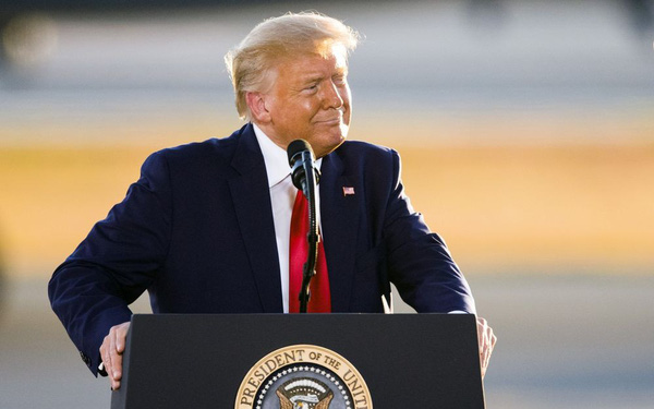  Tổng thống Donald Trump sẽ trừng phạt &ldquo;đại gia&rdquo; c&ocirc;ng nghệ Mỹ trong tuần tại vị cuối c&ugrave;ng?  - Ảnh 1.