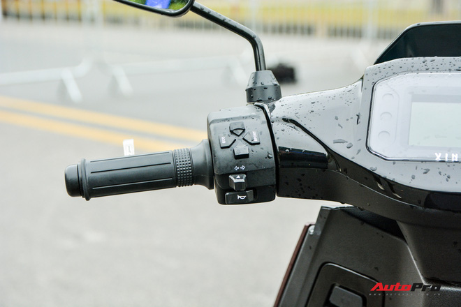 Ra mắt VinFast Theon: Xe m&aacute;y điện to như Honda SH, c&oacute; ABS 2 k&ecirc;nh v&agrave; nhiều c&ocirc;ng nghệ &lsquo;xịn x&ograve;&rsquo; kh&aacute;c - Ảnh 10.
