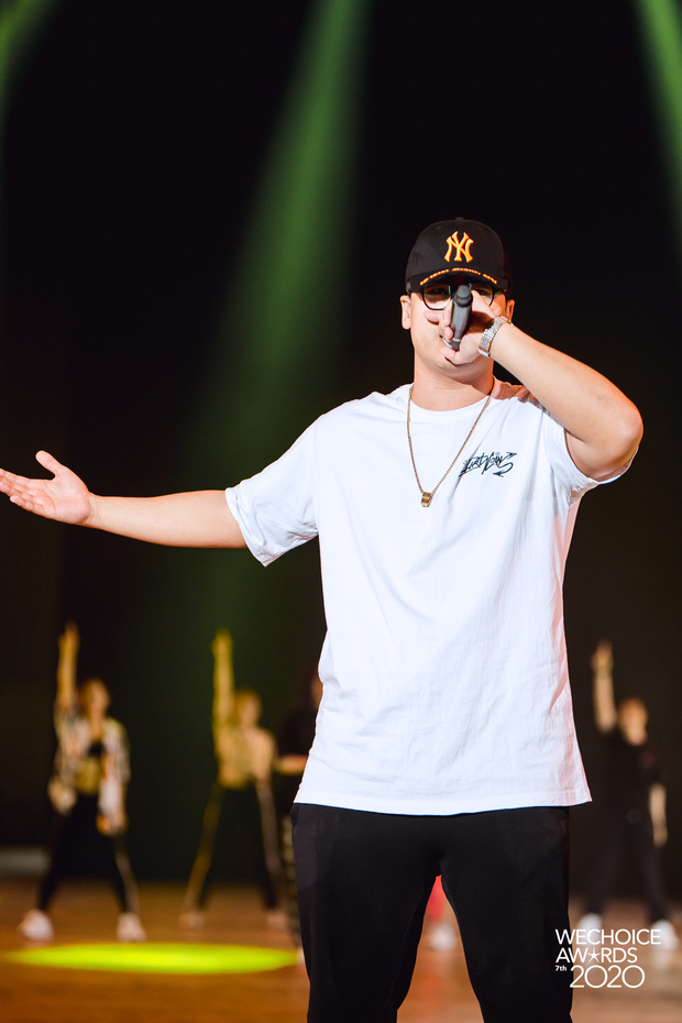 Trước giờ G Gala WeChoice Awards: Ho&agrave;ng Th&ugrave;y Linh v&agrave; Dế Choắt cực t&igrave;nh tứ, B&iacute;ch Phương c&otilde;ng gấu si&ecirc;u đ&aacute;ng y&ecirc;u b&ecirc;n d&agrave;n rapper trai trẻ - Ảnh 2.