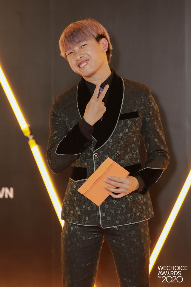 Thảm đỏ WeChoice Awards 2020 xuất hiện vũ trụ game thủ/ streamer Việt, ai cũng xinh đẹp lịch l&atilde;m đến bất ngờ - Ảnh 11.