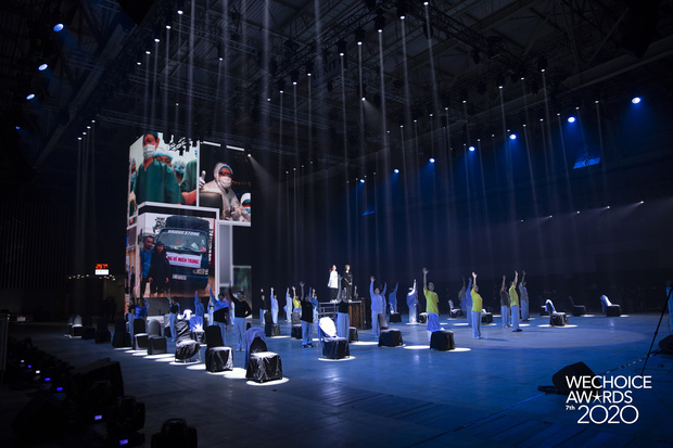 Trước giờ G Gala WeChoice Awards: Ho&agrave;ng Th&ugrave;y Linh v&agrave; Dế Choắt cực t&igrave;nh tứ, B&iacute;ch Phương c&otilde;ng gấu si&ecirc;u đ&aacute;ng y&ecirc;u b&ecirc;n d&agrave;n rapper trai trẻ - Ảnh 14.