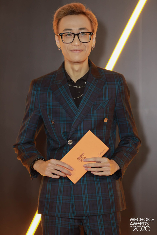 Thảm đỏ WeChoice Awards 2020 xuất hiện vũ trụ game thủ/ streamer Việt, ai cũng xinh đẹp lịch l&atilde;m đến bất ngờ - Ảnh 4.